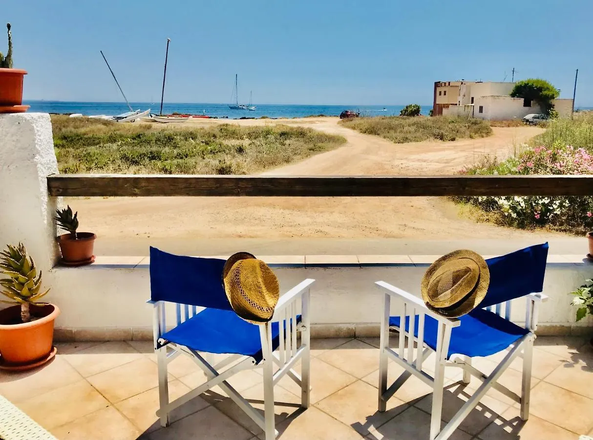 Home Music & Love Favignana 0*,