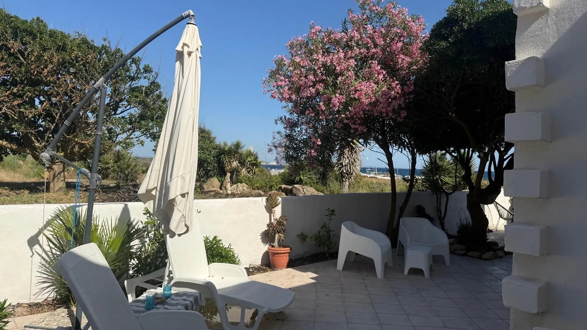 Home Music & Love Favignana 0*,